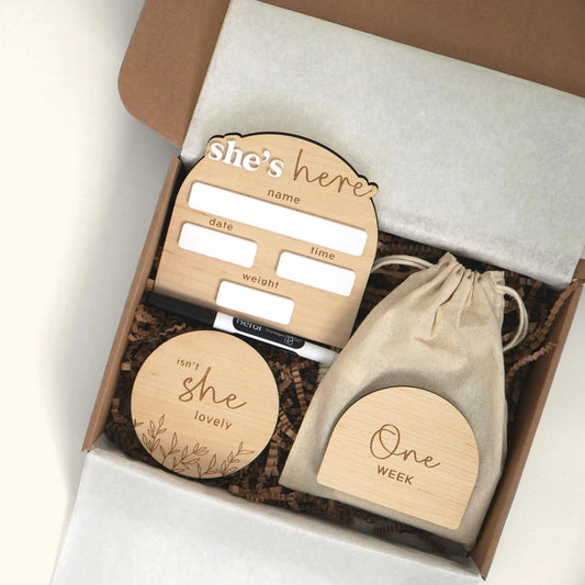 She's here pregnancy gift set